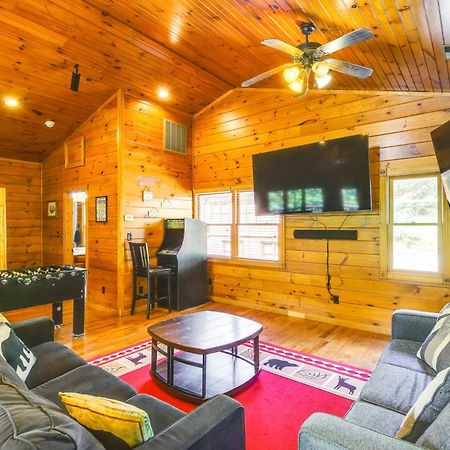 Cabin With Pool Access About 3 Mi To Downtown Gatlinburg Buitenkant foto