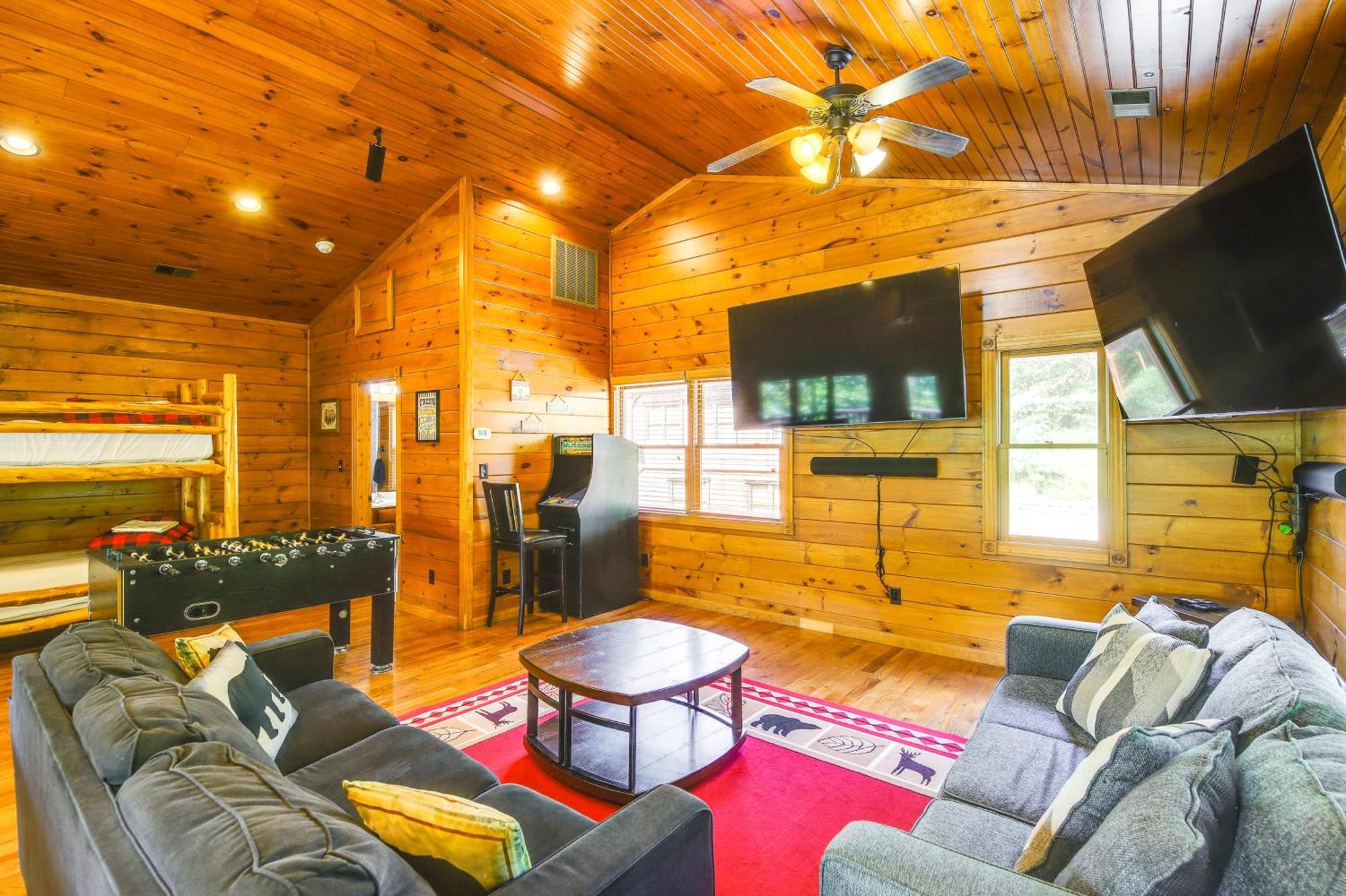 Cabin With Pool Access About 3 Mi To Downtown Gatlinburg Buitenkant foto