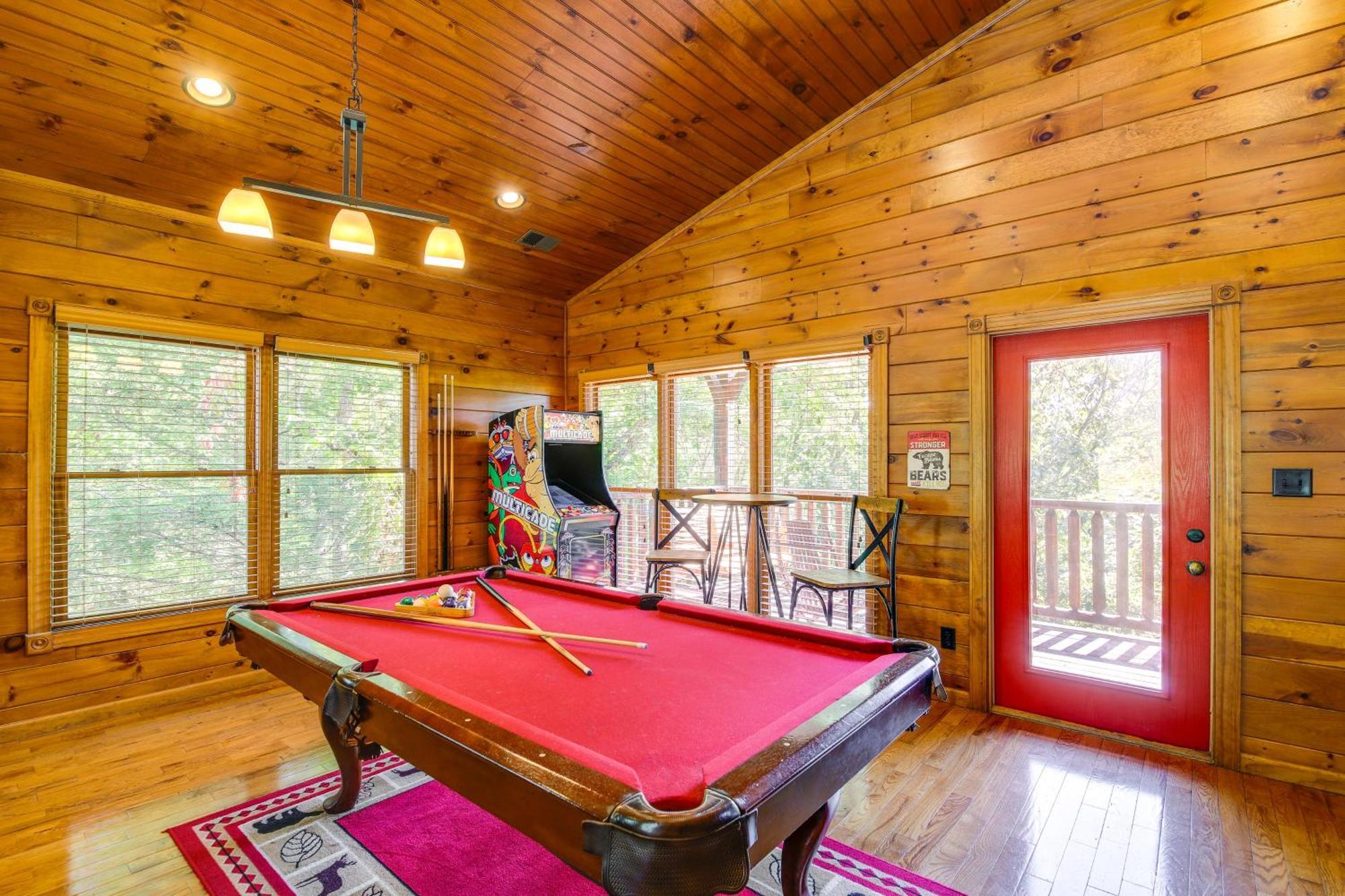 Cabin With Pool Access About 3 Mi To Downtown Gatlinburg Buitenkant foto