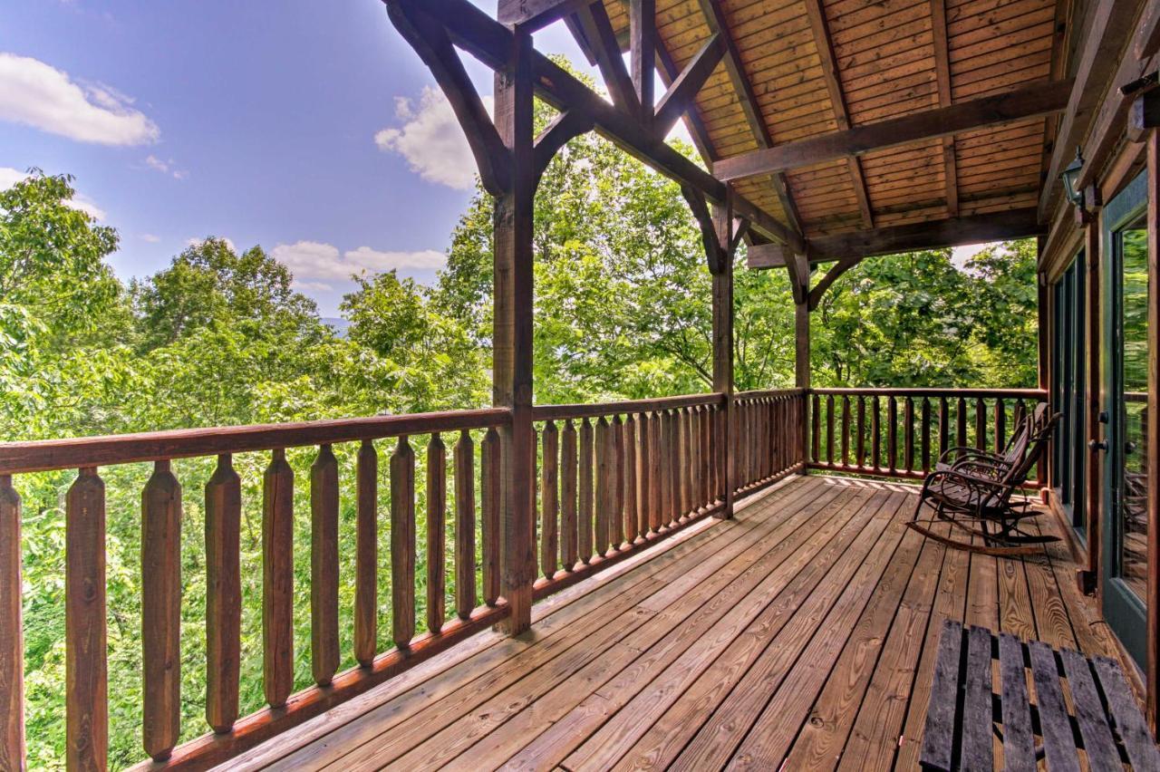 Cabin With Pool Access About 3 Mi To Downtown Gatlinburg Buitenkant foto