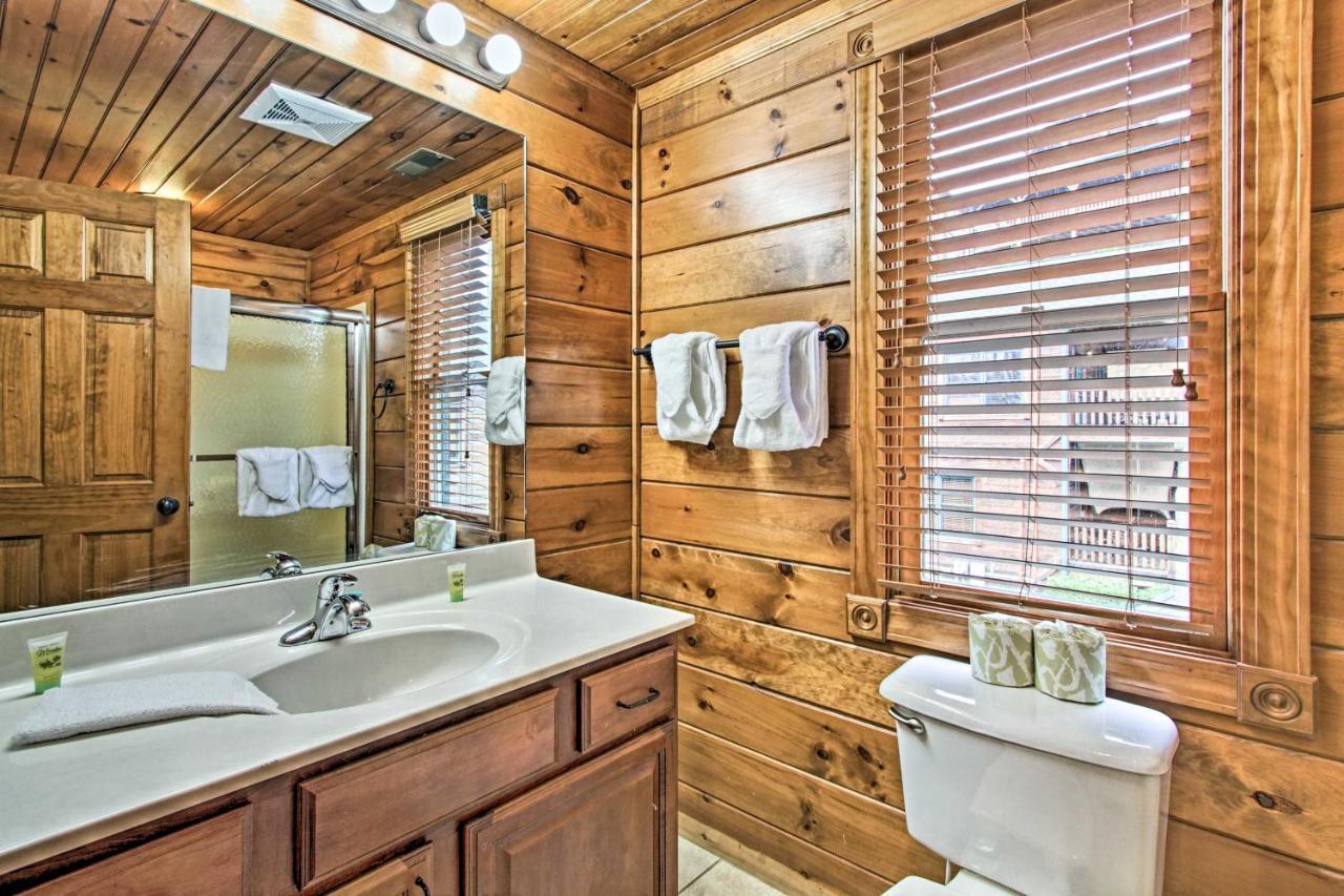 Cabin With Pool Access About 3 Mi To Downtown Gatlinburg Buitenkant foto