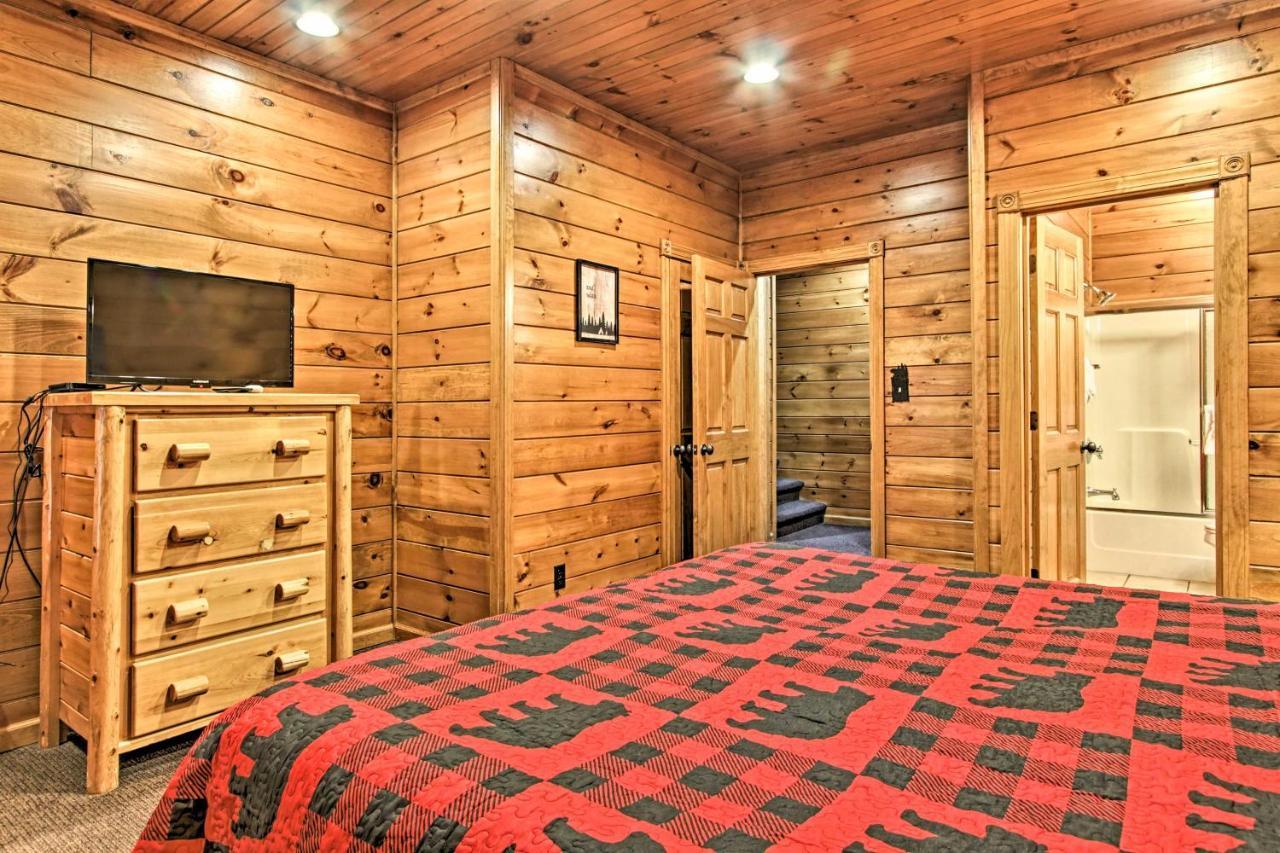 Cabin With Pool Access About 3 Mi To Downtown Gatlinburg Buitenkant foto