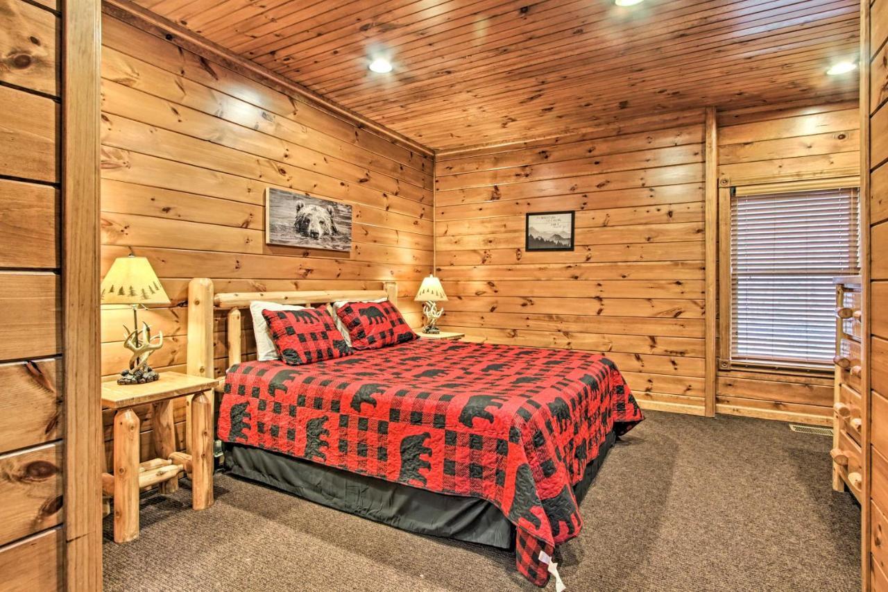 Cabin With Pool Access About 3 Mi To Downtown Gatlinburg Buitenkant foto